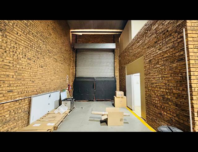 360M² WAREHOUSE TO LET IN CHAMDOR